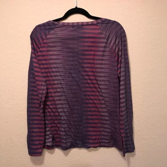 Prana top in rich purple hues, cool ethnic design. - Picture 4 of 7